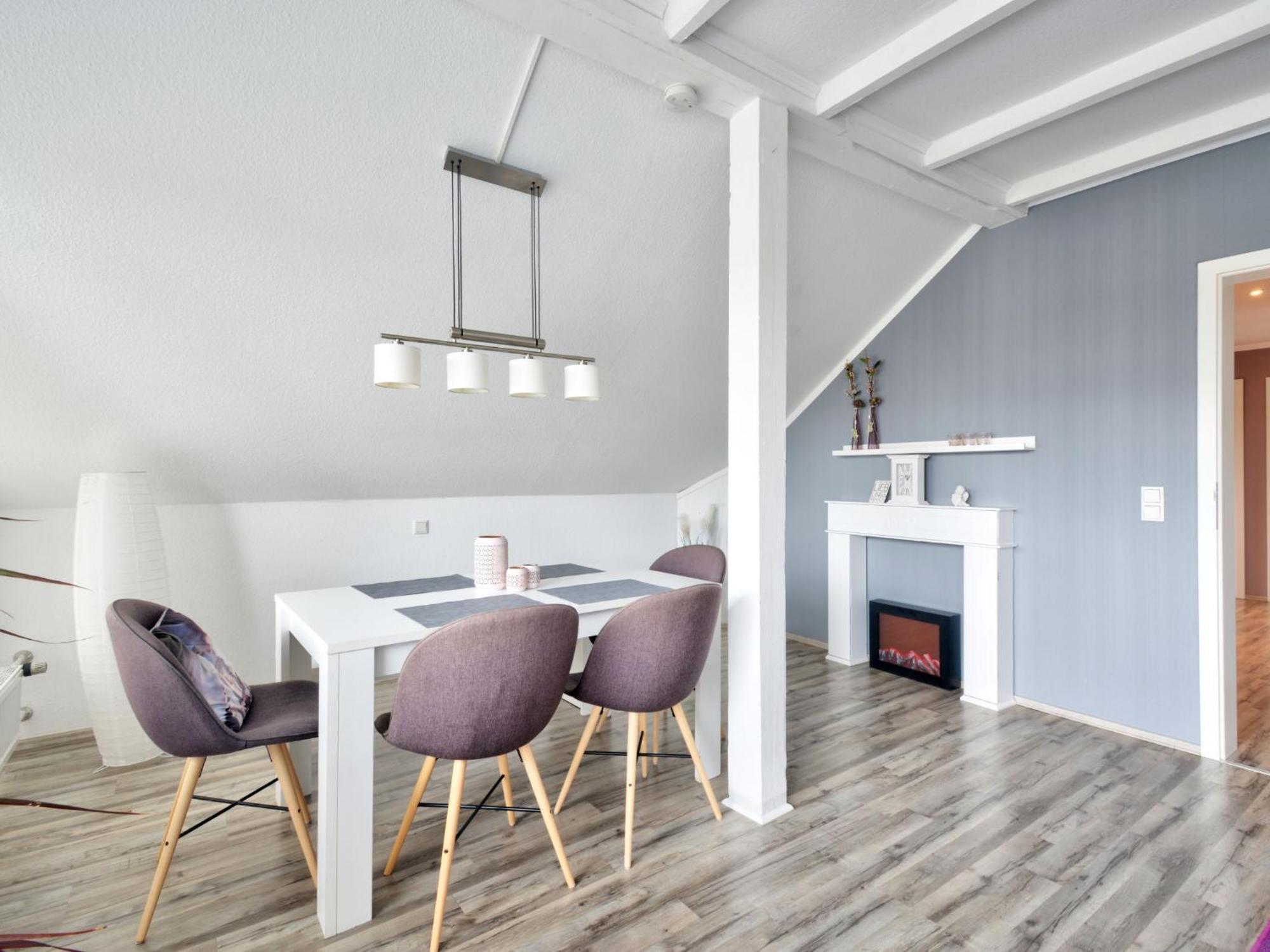 Lona By Interhome Lothe